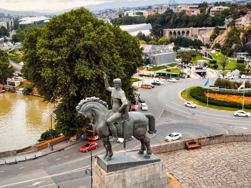 Dolu Dolu Gürcistan Turu Batum ve Tiflis Rotası